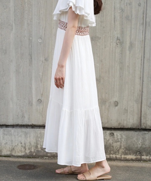 Bab(バブ)の「【S・Mサイズ展開】レーヨンクレープスモッキングワンピース(ワンピース・レディース・ブラック/アイボリー・MEDIUM/SMALL)」の6枚目の写真
