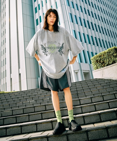 MAISON SPECIAL(メゾンスペシャル)の「《UNISEX》【Hypnose Association for MAISON SPECIAL】「Butterfly」Prime-Over Crew Neck T-Shirt/プライムオーバークルーネックTシャツ【MAISON SPECIAL/メゾンスペシャル】(Tシャツ/カットソー・メンズ・ライトグレー/ブラック・1/2)」の6枚目の写真