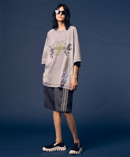 MAISON SPECIAL(メゾンスペシャル)の「《UNISEX》【Hypnose Association for MAISON SPECIAL】「Butterfly」Prime-Over Crew Neck T-Shirt/プライムオーバークルーネックTシャツ【MAISON SPECIAL/メゾンスペシャル】(Tシャツ/カットソー・メンズ・ライトグレー/ブラック・1/2)」の7枚目の写真
