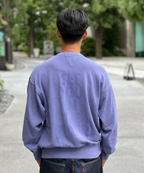 MAGIC NUMBER（マジック ナンバー）の「【MAGIC NUMBER】SEE YOU IN THE WATER PIGMENT CREW SWEAT（スウェット・メンズ・ダークパープル/オリーブ/ダークグレー・X-LARGE/LARGE/MEDIUM）」の6枚目の写真