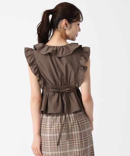 31 Sons de mode(トランテアン ソン ドゥ モード)の「2025秋冬新作 フリルペプラムブラウス(シャツ/ブラウス・レディース・ブラウン/イエロー/ホワイト・フリ-)」の17枚目の写真