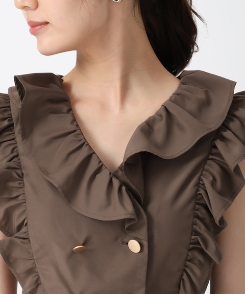 31 Sons de mode(トランテアン ソン ドゥ モード)の「2025秋冬新作 フリルペプラムブラウス(シャツ/ブラウス・レディース・ブラウン/イエロー/ホワイト・フリ-)」の18枚目の写真