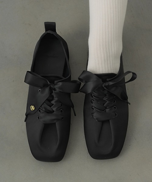 LACE UP SNEAKERS/SATIN