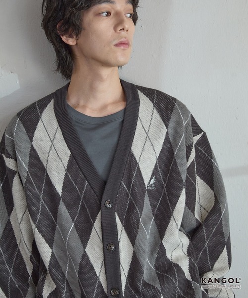 KANGOL(カンゴール)の「KANGOL/カンゴール 別注 ロゴ ワンポイント刺繍 デザインアソートシームポケットルーズニットカーディガン(カーディガン/ボレロ・メンズ・ブラック系/チャコール/ブラウン/アイボリー/ネイビー系・L/M)」の17枚目の写真