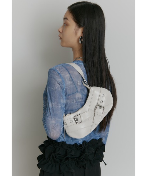 SEN TOKYO(セントーキョー)の「ベルトデザイン コンパクトショルダーバッグ(ショルダーバッグ・レディース・シルバー/ブラック/ホワイト/ピンク・FREE)」の6枚目の写真