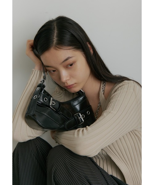 SEN TOKYO(セントーキョー)の「ベルトデザイン コンパクトショルダーバッグ(ショルダーバッグ・レディース・シルバー/ブラック/ホワイト/ピンク・FREE)」の12枚目の写真