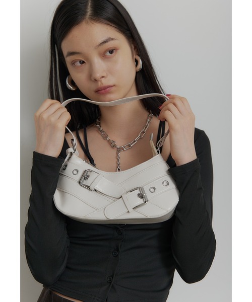 SEN TOKYO(セントーキョー)の「ベルトデザイン コンパクトショルダーバッグ(ショルダーバッグ・レディース・シルバー/ブラック/ホワイト/ピンク・FREE)」の10枚目の写真