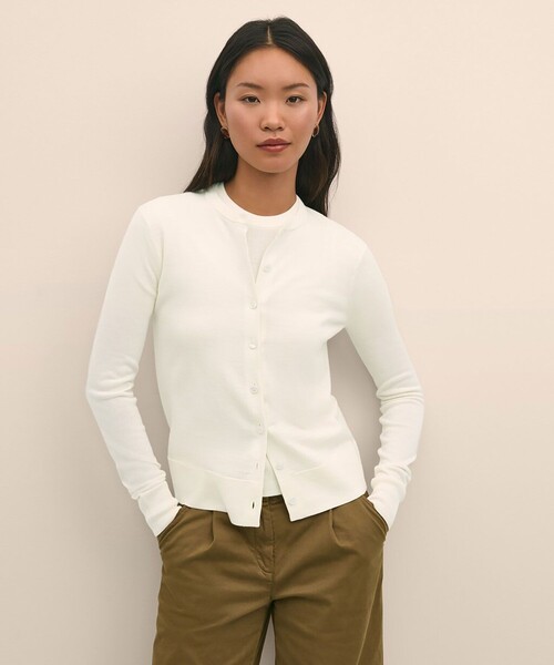 BROOKS BROTHERS(ブルックスブラザーズ)の「メリノウール クルーネックカーディガン(カーディガン/ボレロ・レディース・アイボリー/グレー/ダークグリーン/レッド/キャメル・X-SMALL/SMALL/LARGE/MEDIUM)」の2枚目の写真