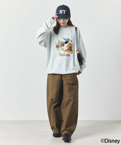 FREAK'S STORE（フリークスストア）の「DISNEY/ディズニー/『ファンタジア』/ブルーム/ミッキーマウス/フロッキープリント クルーネックスウェット/リラックスフィット（スウェット・メンズ・ライトグレー/ブラック・LARGE/MEDIUM）」の4枚目の写真