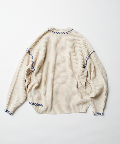 FREAK'S STORE（フリークスストア）の「限定展開 リラックスフィット ハンドステッチデザイン 畦編み クルーネック ニット（ニット/セーター・メンズ・チャコールグレー/ブラック/ブラウン/オフホワイト・MEDIUM/LARGE）」の12枚目の写真