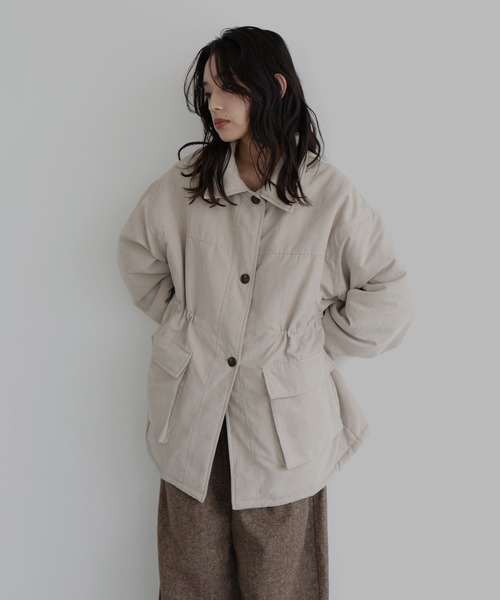 hellam(へラム)の「ピーチスキン中綿ペプラムジャケット(その他アウター・レディース・ブラック/アイボリー/ブラウン/チャコール・FREE)」の1枚目の写真