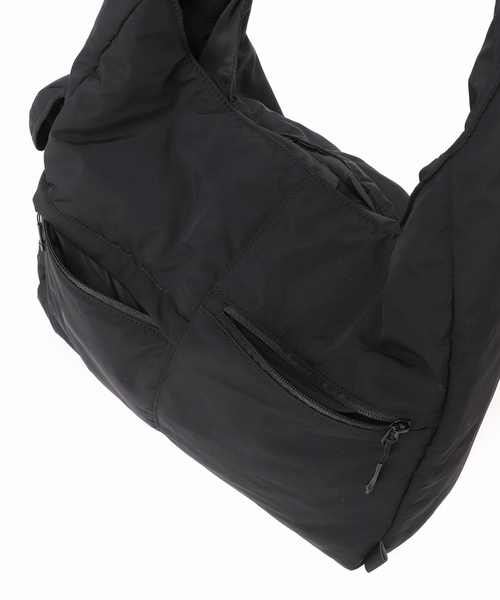 B.C STOCK（ベーセーストック）の「【fellowww / フェロー】別注 NEW パッファー ショルダーバッグ（ショルダーバッグ・メンズ・ライトイエロー/ブラック・FREE）」の5枚目の写真