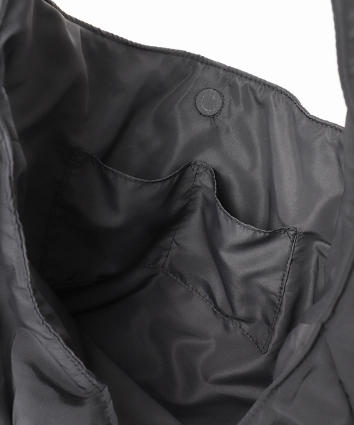 B.C STOCK（ベーセーストック）の「【fellowww / フェロー】別注 NEW パッファー ショルダーバッグ（ショルダーバッグ・メンズ・ライトイエロー/ブラック・FREE）」の15枚目の写真