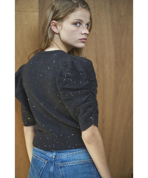 Estella.K(エステラケー)の「Mira Knit Cardigan スパンコールボリュームスリーブニットカーディガン(カーディガン/ボレロ・レディース・ブラック/レッド/イエロー・FREE)」の22枚目の写真