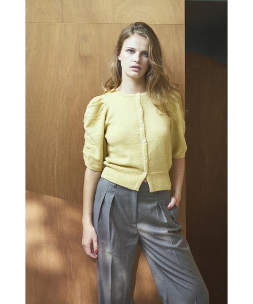 Estella.K(エステラケー)の「Mira Knit Cardigan スパンコールボリュームスリーブニットカーディガン(カーディガン/ボレロ・レディース・ブラック/レッド/イエロー・FREE)」の4枚目の写真