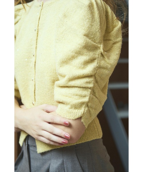Estella.K(エステラケー)の「Mira Knit Cardigan スパンコールボリュームスリーブニットカーディガン(カーディガン/ボレロ・レディース・ブラック/レッド/イエロー・FREE)」の14枚目の写真