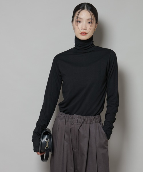 NANO universe（ナノユニバース）の「吸湿発熱タートルネックカットトップス（Tシャツ/カットソー・レディース・ホワイト/ブラック/グレー・FREE）」の21枚目の写真