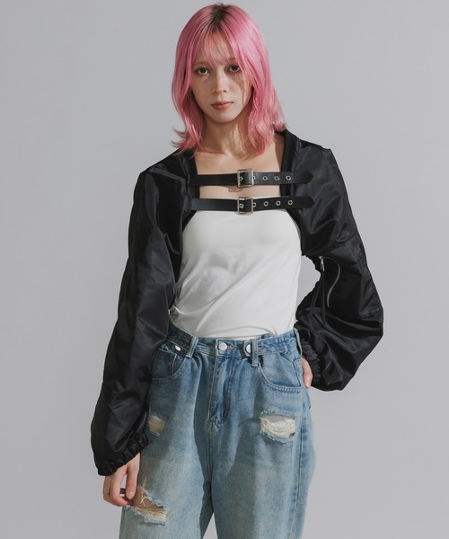 Chick（チック）の「Belt Strap Cropped Length Bomber Jacket / ベルトストラップ クロップド丈ブルゾン（ブルゾン・レディース・ブラック・FREE）」の4枚目の写真