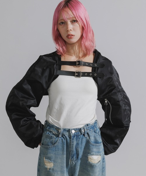 Chick（チック）の「Belt Strap Cropped Length Bomber Jacket / ベルトストラップ クロップド丈ブルゾン（ブルゾン・レディース・ブラック・FREE）」の12枚目の写真