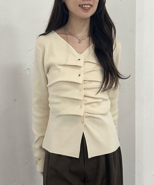 archives（アルシーヴ）の「タックボタンニットプルオーバー（ニット/セーター・レディース・ブラウン/グレー/アイボリー/ブラック/グリーン・MEDIUM）」の16枚目の写真