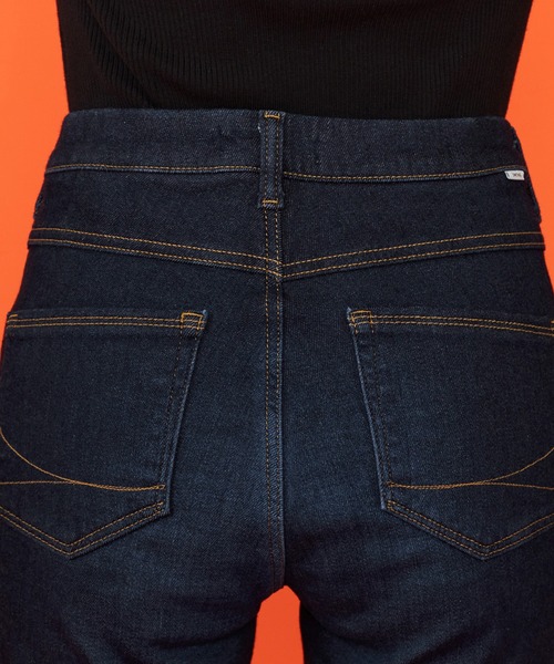 SOMETHING(サムシング)の「SOMETHING BODYFIRE フレアデニムパンツ【暖】(デニムパンツ・レディース・ダークインディゴブルー/インディゴブルー・26/27/28/29/30/31)」の19枚目の写真