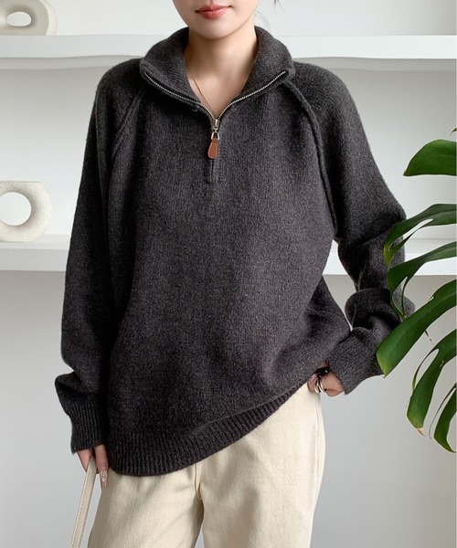 Maison Calme(メゾンカルム)の「ハーフジップニットプルオーバー ふわもち素材 ビンテージ風ジップ スタンドカラー(ニット/セーター・レディース・ホワイト/ワイン/ブラック/ベージュ/グレー・F)」の16枚目の写真