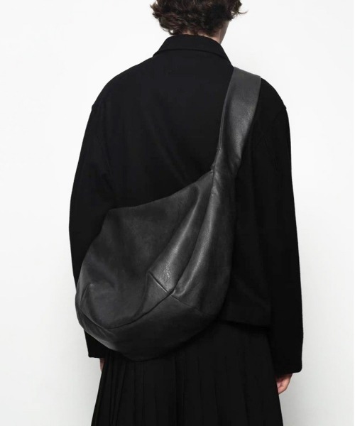 NEW GENTLEMAN(ニュージェントルマン)の「ドレスデン ルーズ ビッグショルダーバッグ(ショルダーバッグ・メンズ・ブラック・FREE)」の1枚目の写真