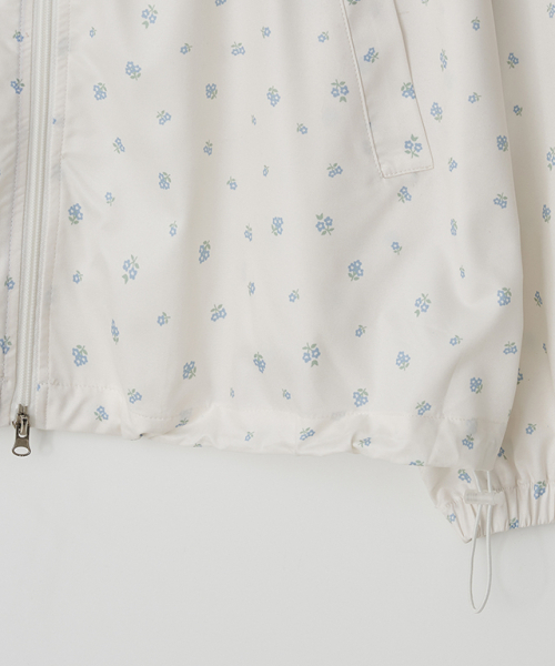 RONRON(ロンロン)の「HOODED WINDBREAKER JUMPER BLUE FLOWER(ナイロンジャケット・レディース・その他・FREE)」の5枚目の写真