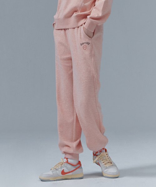 CHASECULT(チェイスカルト)の「レディース ロゴ刺繍ジョガーパンツ-CERG7263B0P(スウェットパンツ・レディース・PINK・70/76/67)」の3枚目の写真