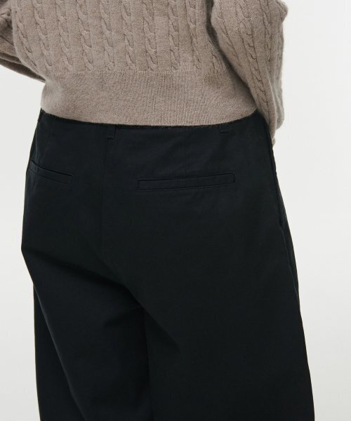 MUSINSA STANDARD WOMAN（ムシンサスタンダードウーマン）の「レディースワイドチノパンツ[ブラック]（その他パンツ・レディース・その他・30/24/25/26/27/28/29）」の5枚目の写真