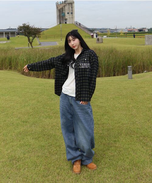 VTWO(ブイツー)の「バルーンフィットカーブドワイドデニムパンツ (BLUE)(デニムパンツ・レディース・その他・SMALL/MEDIUM/LARGE)」の5枚目の写真