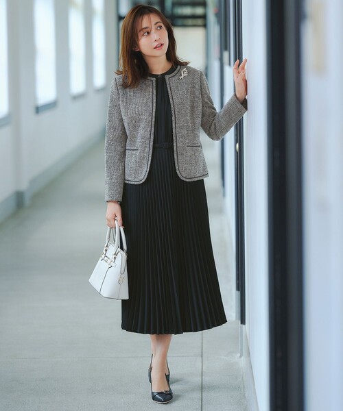 ANY SIS（エニィスィス）の「ノーブルプリーツ ワンピース（ワンピース・レディース・ベージュ系/ネイビー系・LARGE/MEDIUM/SMALL）」の7枚目の写真