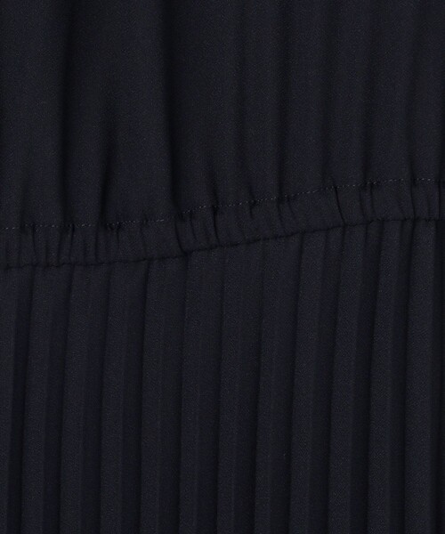 ANY SIS（エニィスィス）の「ノーブルプリーツ ワンピース（ワンピース・レディース・ベージュ系/ネイビー系・LARGE/MEDIUM/SMALL）」の19枚目の写真