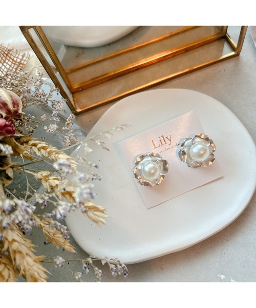 tone（トーン）の「【Lily accessory】フラワーピアス(MA)（ピアス（両耳用）・レディース・シルバー・FREE）」の2枚目の写真