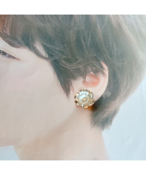 tone（トーン）の「【Lily accessory】フラワーピアス(MA)（ピアス（両耳用）・レディース・シルバー・FREE）」の3枚目の写真