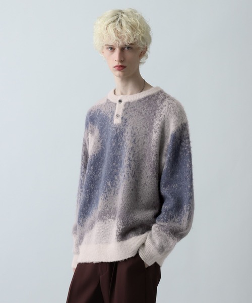 HARE（ハレ）の「グラデヘンリーネックニット(HARE)（ニット/セーター・メンズ・ブラック/グレー/レッド・FREE）」の11枚目の写真