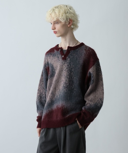 HARE（ハレ）の「グラデヘンリーネックニット(HARE)（ニット/セーター・メンズ・ブラック/グレー/レッド・FREE）」の12枚目の写真