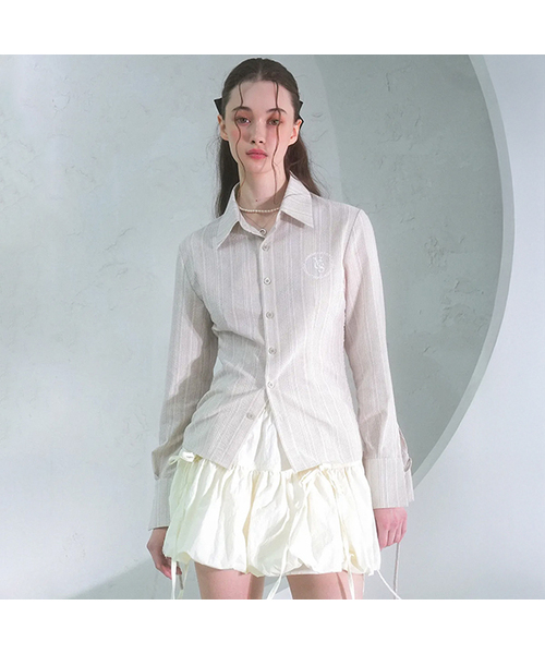Vivacious（ビバシャス）の「Sweet Ribbon Shirring Shirt_5Colors（シャツ/ブラウス・レディース・ライトブルー/スカイブルー/ベージュ/ネイビー/ホワイト×ブルー・SMALL/MEDIUM）」の3枚目の写真