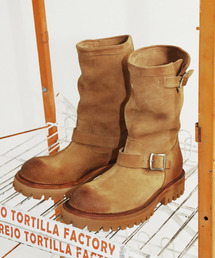 YASE（ヤセ）の「6.5cmフェザーコマンドソールカウハイドエンジニアブーツベージュ（ブーツ）」