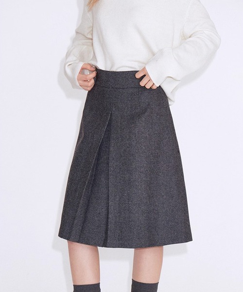 Fano Studios(ファノ ストゥディオズ)の「フロントタック Aラインスカート FD25B021【Fano Studios】【2025AW】(スカート・レディース・グレー・S/M/L)」の2枚目の写真