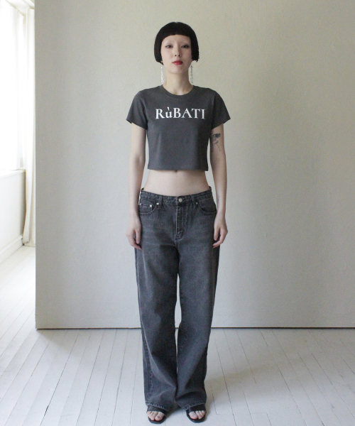RUBATI（ルバティ）の「ロゴクロップTシャツ_チャコール（Tシャツ/カットソー・レディース・その他・size2/size1）」の3枚目の写真
