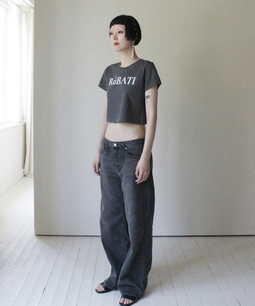 RUBATI（ルバティ）の「ロゴクロップTシャツ_チャコール（Tシャツ/カットソー・レディース・その他・size2/size1）」の4枚目の写真