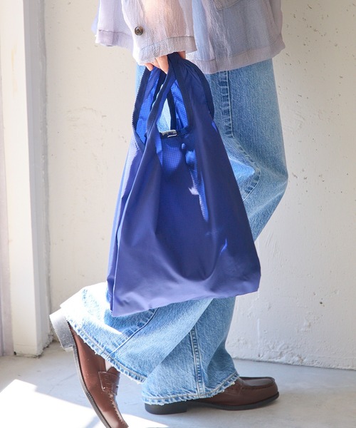 MAISON CLUB(メゾンクラブ)の「【MAISON CLUB】Ripstop Nylon 2way Shoulder Tote / リップストップナイロン2ウェイショルダートート(トートバッグ・メンズ・ベージュ/ネイビー・FREE)」の12枚目の写真