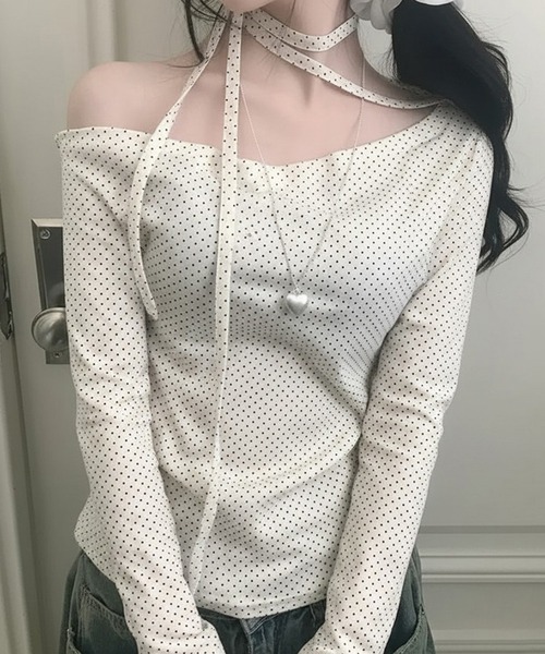 SHEPP(シープ)の「【26年春新作】ストラップチョーカー付ドット柄ワンショルトップス(Tシャツ/カットソー・レディース・ホワイト/ピンク・L/M)」の2枚目の写真