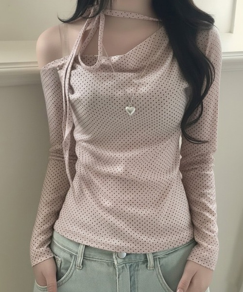 SHEPP(シープ)の「【26年春新作】ストラップチョーカー付ドット柄ワンショルトップス(Tシャツ/カットソー・レディース・ホワイト/ピンク・L/M)」の1枚目の写真