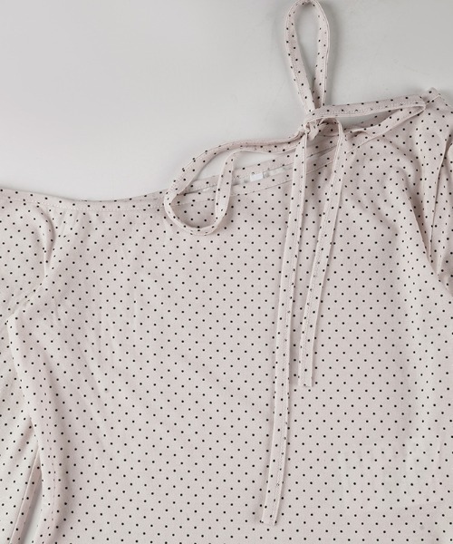 SHEPP(シープ)の「【26年春新作】ストラップチョーカー付ドット柄ワンショルトップス(Tシャツ/カットソー・レディース・ホワイト/ピンク・L/M)」の4枚目の写真