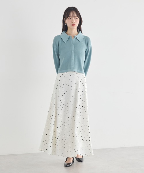 earth music&ecology(アースミュージックアンドエコロジー)の「襟付きニットアンサンブル(ニット/セーター・レディース・ブルー/グレイッシュベージュ/ブラック・FREE)」の11枚目の写真