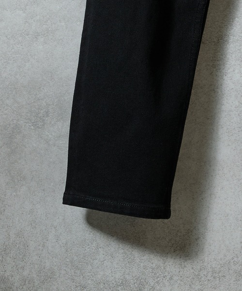 NUMBER (N)INE(ナンバーナイン)の「TAPERED SKINNY DENIM JEANS BLACK ONE WASH / テーパード スキニー デニム ブラック ジーンズ ワンウォッシュ(デニムパンツ・メンズ・ブラック・4/3/2)」の5枚目の写真