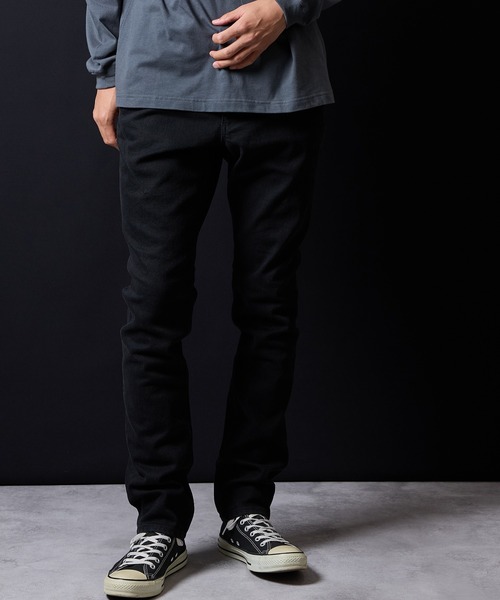 NUMBER (N)INE(ナンバーナイン)の「TAPERED SKINNY DENIM JEANS BLACK ONE WASH / テーパード スキニー デニム ブラック ジーンズ ワンウォッシュ(デニムパンツ・メンズ・ブラック・4/3/2)」の12枚目の写真