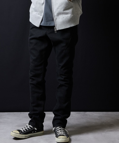 NUMBER (N)INE(ナンバーナイン)の「TAPERED SKINNY DENIM JEANS BLACK ONE WASH / テーパード スキニー デニム ブラック ジーンズ ワンウォッシュ(デニムパンツ・メンズ・ブラック・4/3/2)」の14枚目の写真